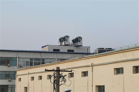 医院空气能供暖供热水：舒适环保解决方案