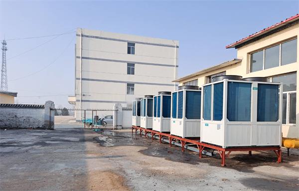 小区冬季受严寒困扰，空气能提供智慧解决方案